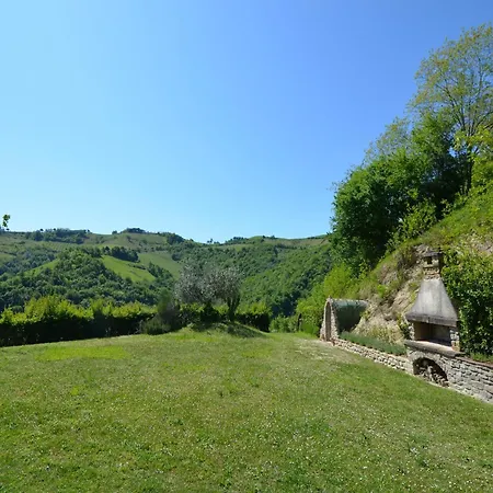 Cozy Holiday In Italy With Garden