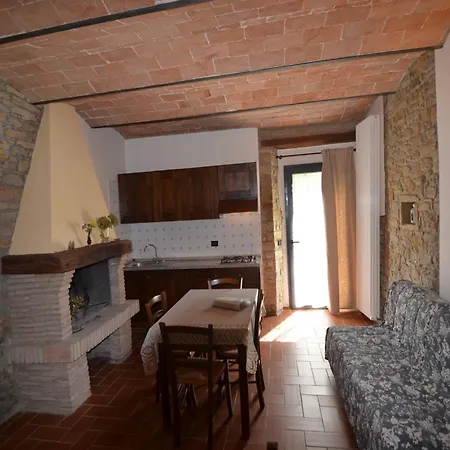 Cozy Holiday In Italy With Garden Сasa de vacaciones