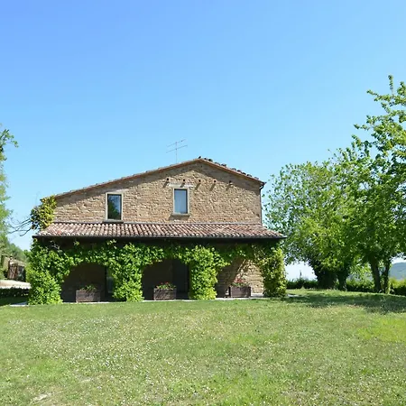 Cozy Holiday In Italy With Garden